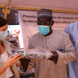 Prévenir la propagation de la COVID-19 et atténuer ses consé ... Image 2
